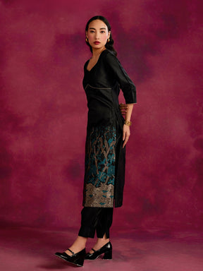 Adjustable back cut-out kurta with zari work hem- Black