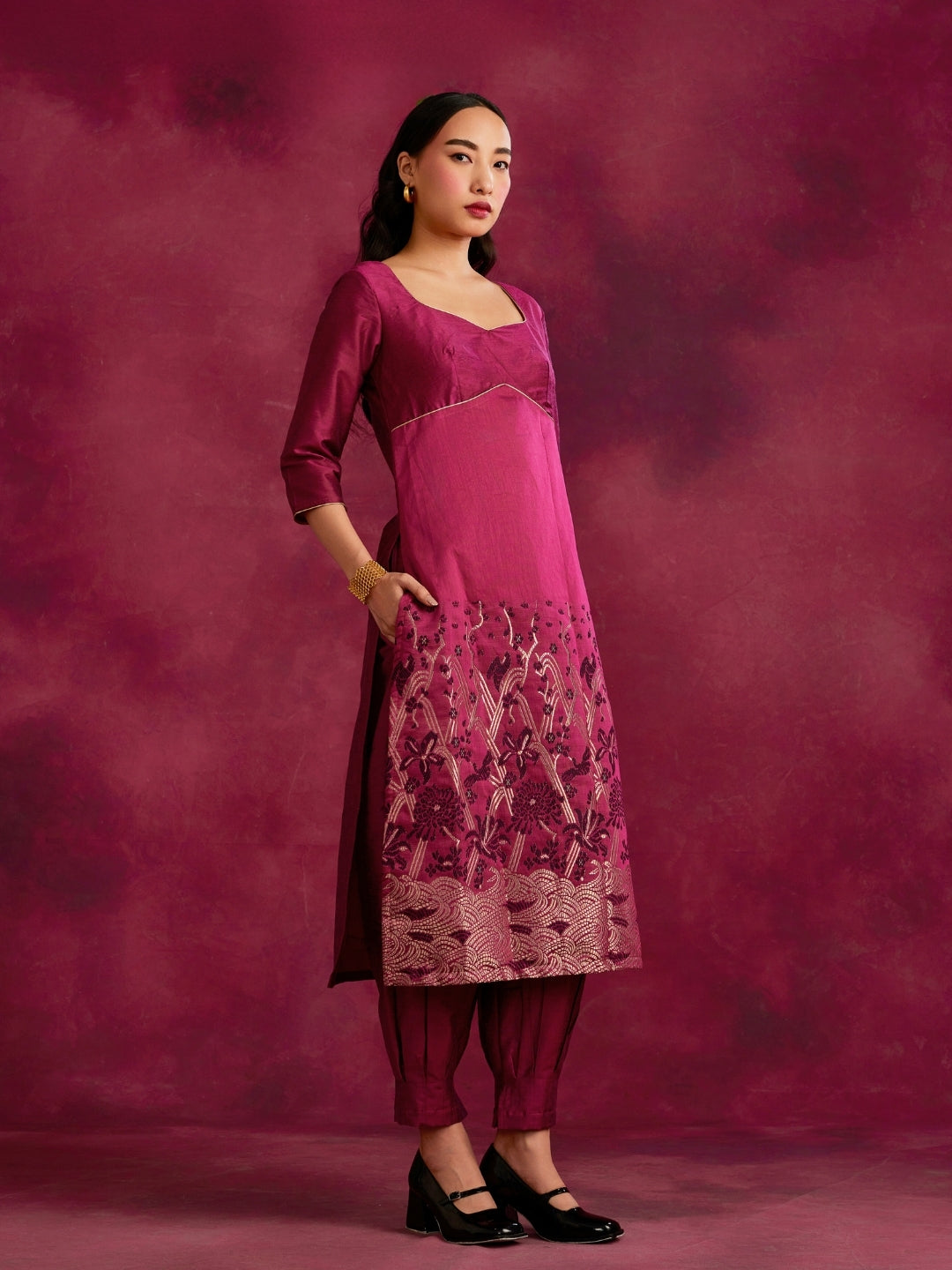 Adjustable back cut-out kurta with zari work hem- Cabaret pink