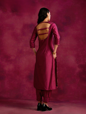 Adjustable back cut-out kurta with zari work hem- Cabaret pink