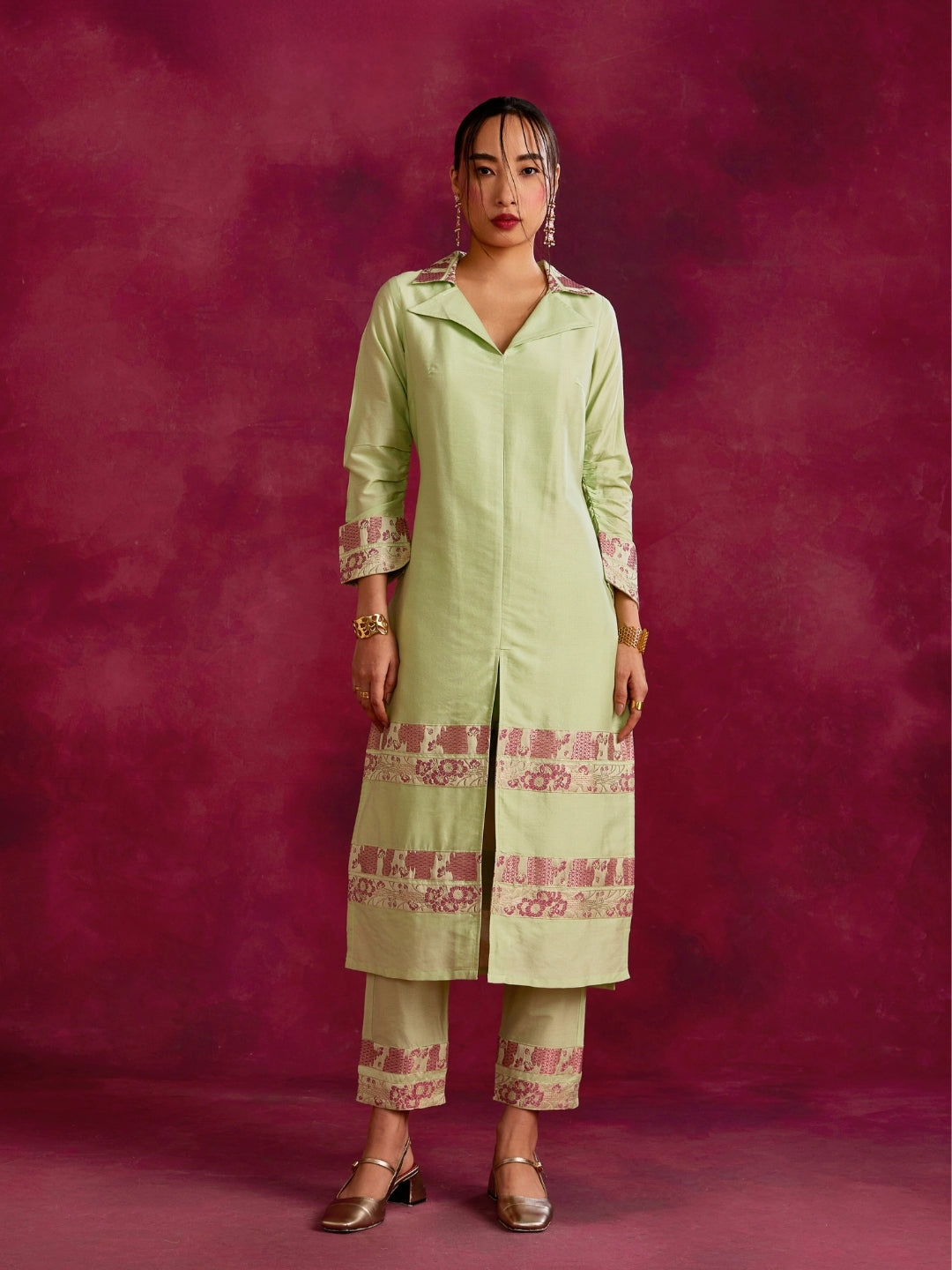 Lapel collared Kurta with zari border hem Set- Pistachio green