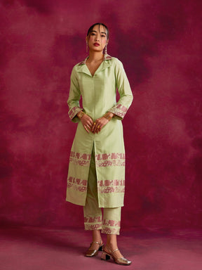 Lapel collared Kurta with zari border hem- Pistachio green