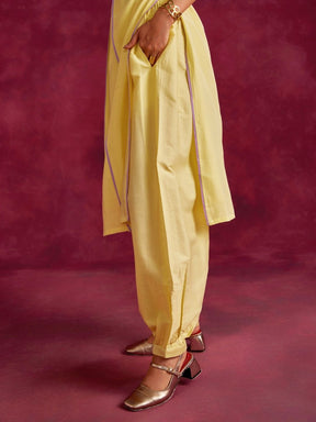 Inverted pleat front kurta with back tie-up Set- Lemon yellow