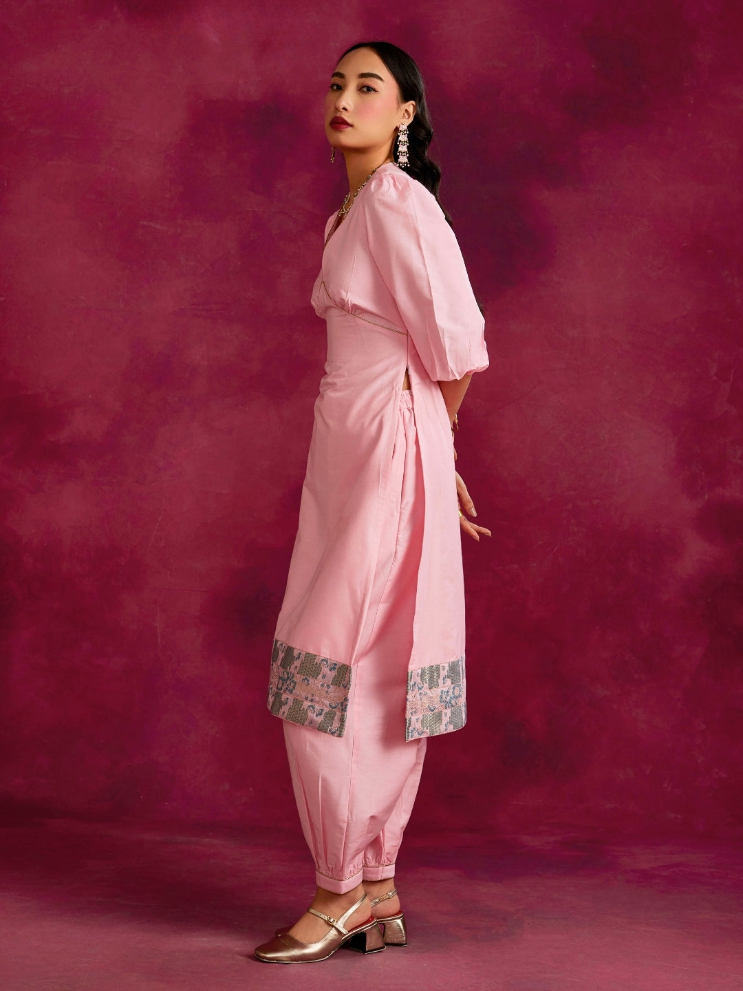 Back tie-up kurta with zari border hem Set- Sakura pink