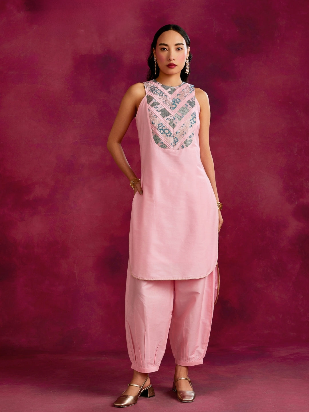 High-low hem kurta with pleated zari yoke Set- Sakura pink