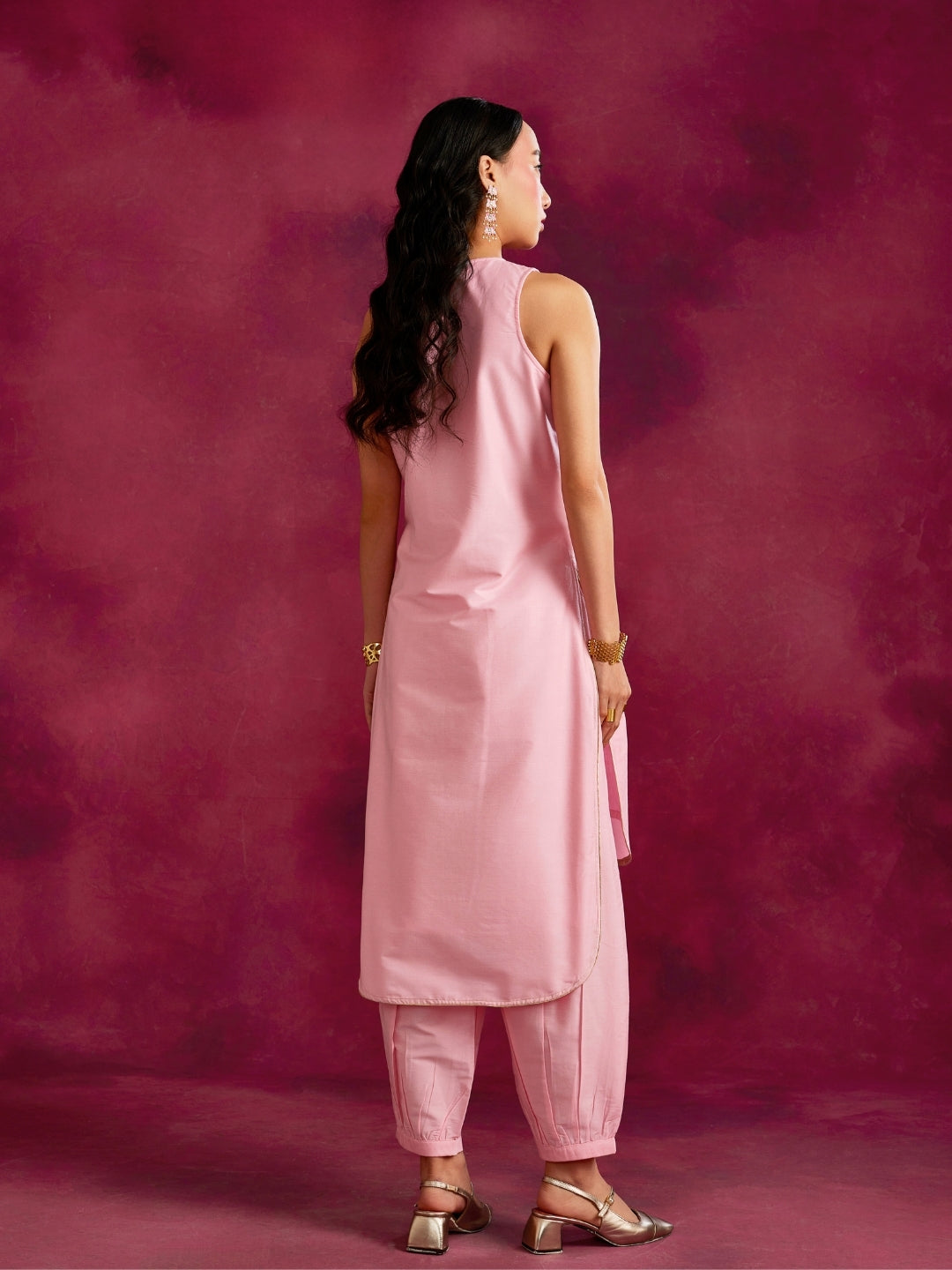 High-low hem kurta with pleated zari yoke- Sakura pink