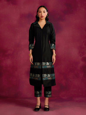 Lapel collared Kurta with zari border hem Set- Black