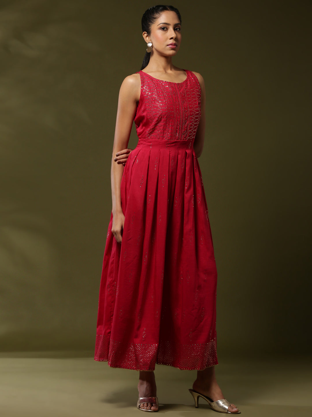 Sleeveless Mukaish work dress-red