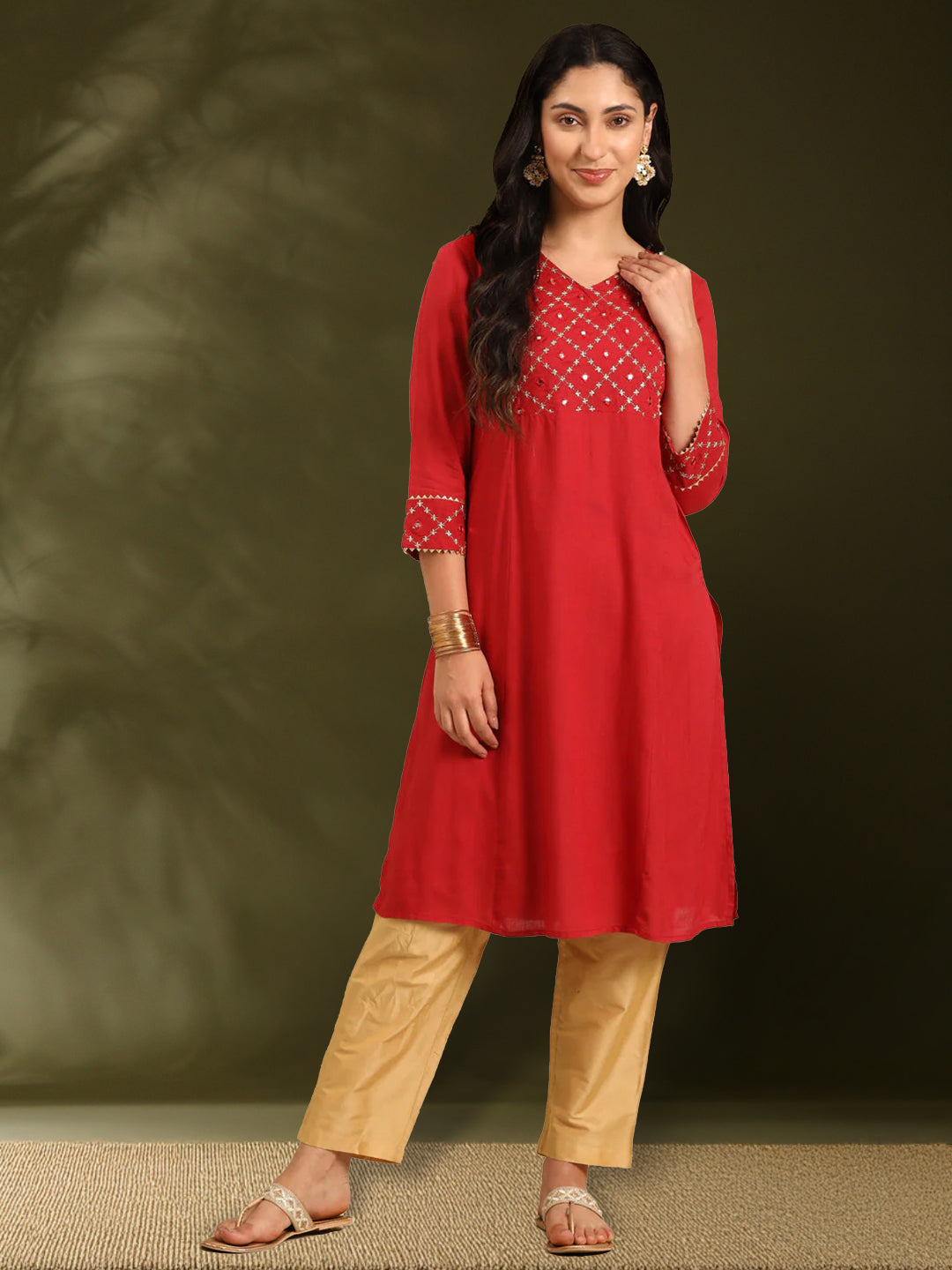 Zari and mirrorwork embroidered kurta-red