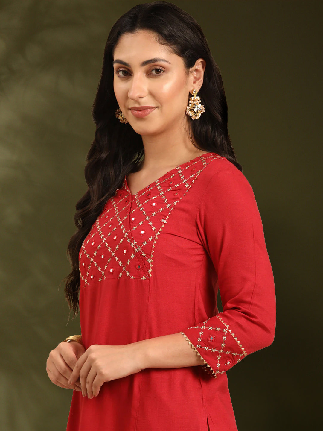 Zari and mirrorwork embroidered kurta-red