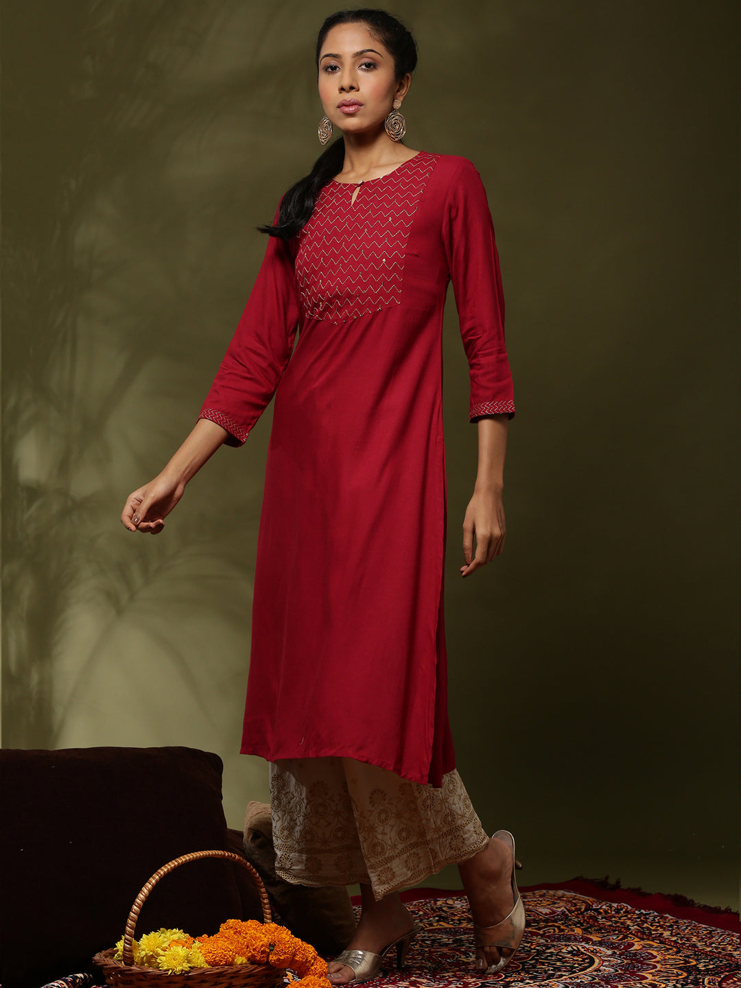 Embroidered straight kurta-red