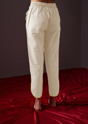 Curved U hem pants -Pearl white