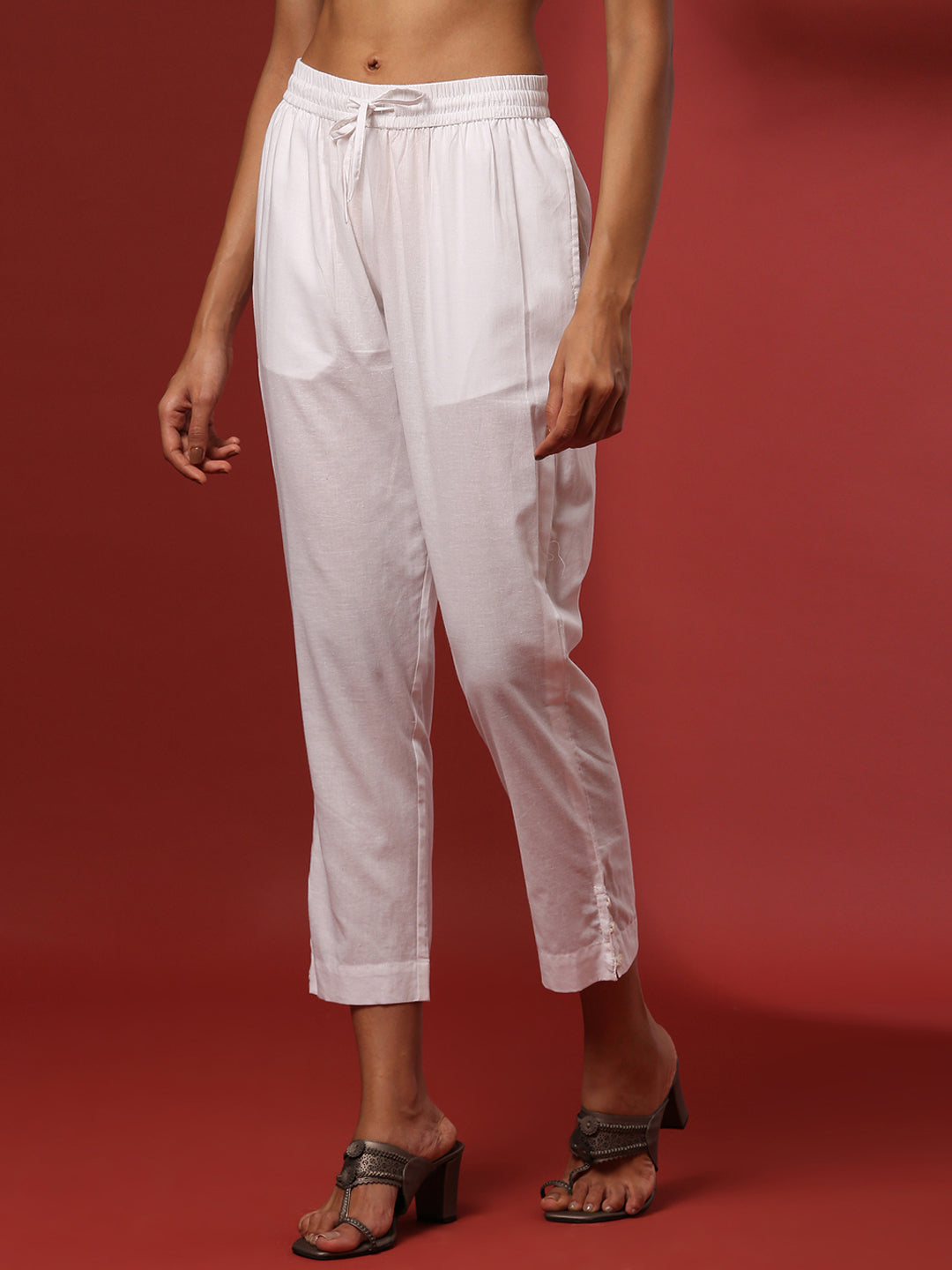 Regular straight pants with side button detail- white