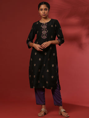 Regular salwar pants with printed hem-fuchsia