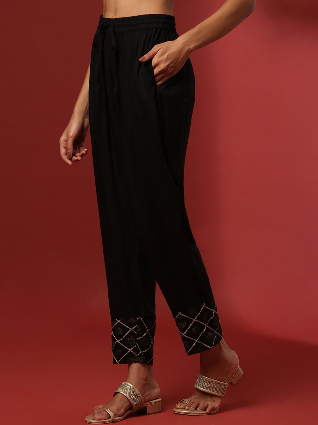 Straight pants with print patch-black