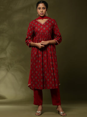 Printed 3pc kurta set with neck embroidery-red