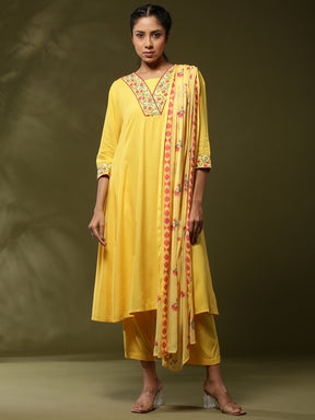 Floral yoke embroidered 3pc kurta set- yellow