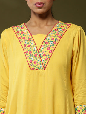 Floral yoke embroidered 3pc kurta set- yellow