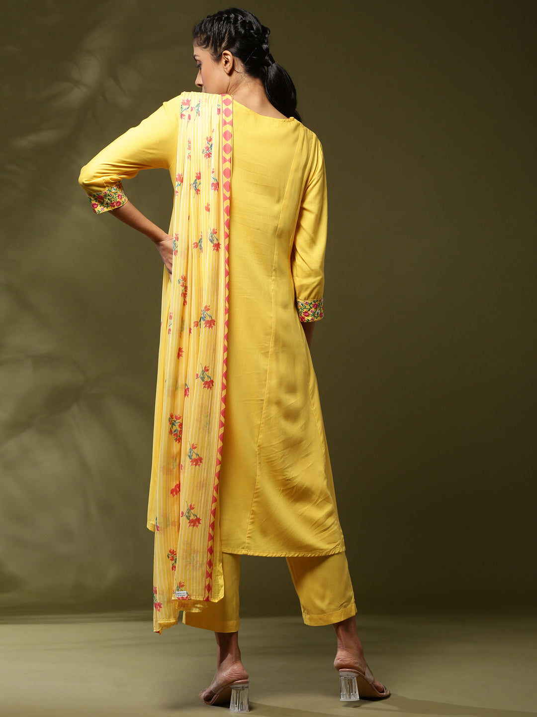 Floral yoke embroidered 3pc kurta set- yellow