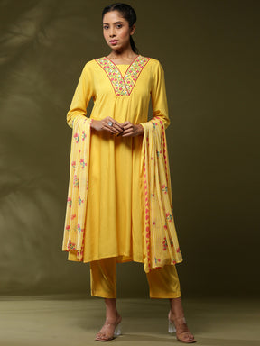 Floral yoke embroidered 3pc kurta set- yellow