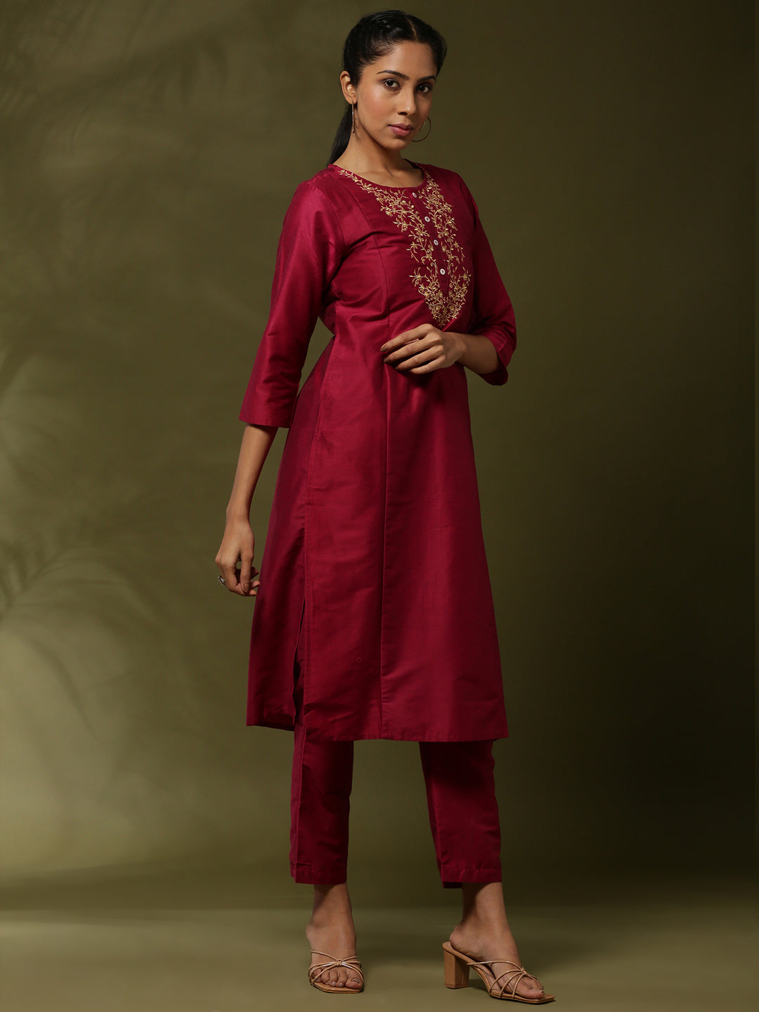 Embroideered 3pc kurta set with ontrast print dupatta-pink