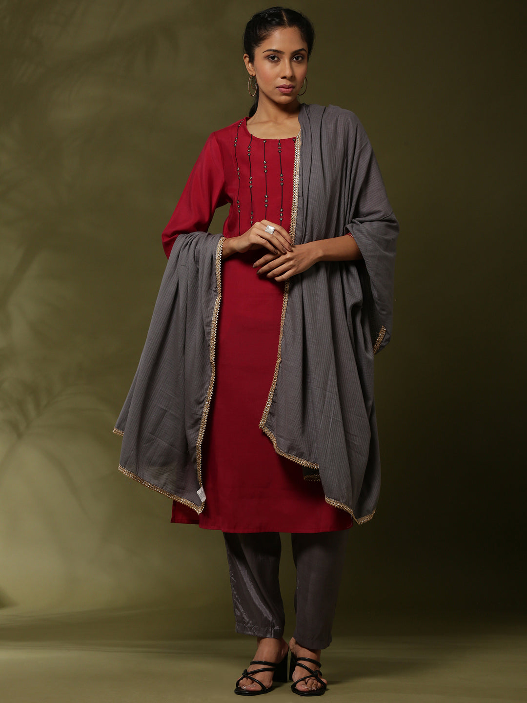 Embroidered 3pc kurta set with cvontrast color pant and dupatta-