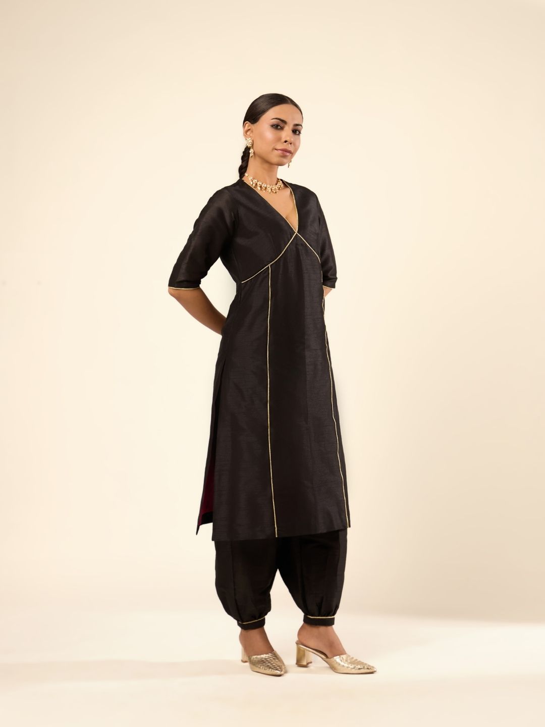 Zari Lace Art Silk Kurta Set- Black