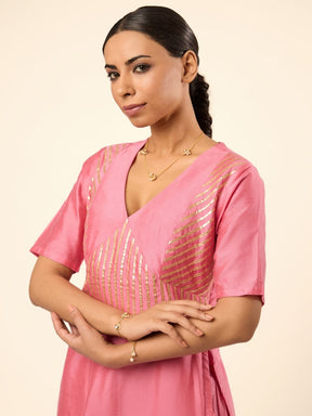 Banarasi Gota patti detailed kurta Set- Pastel pink