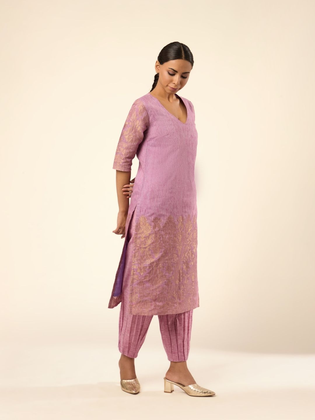 Zari Banswara Border Kurta Set- Lilac