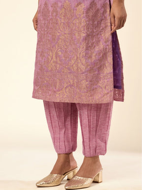 Zari Banswara Border Kurta Set- Lilac