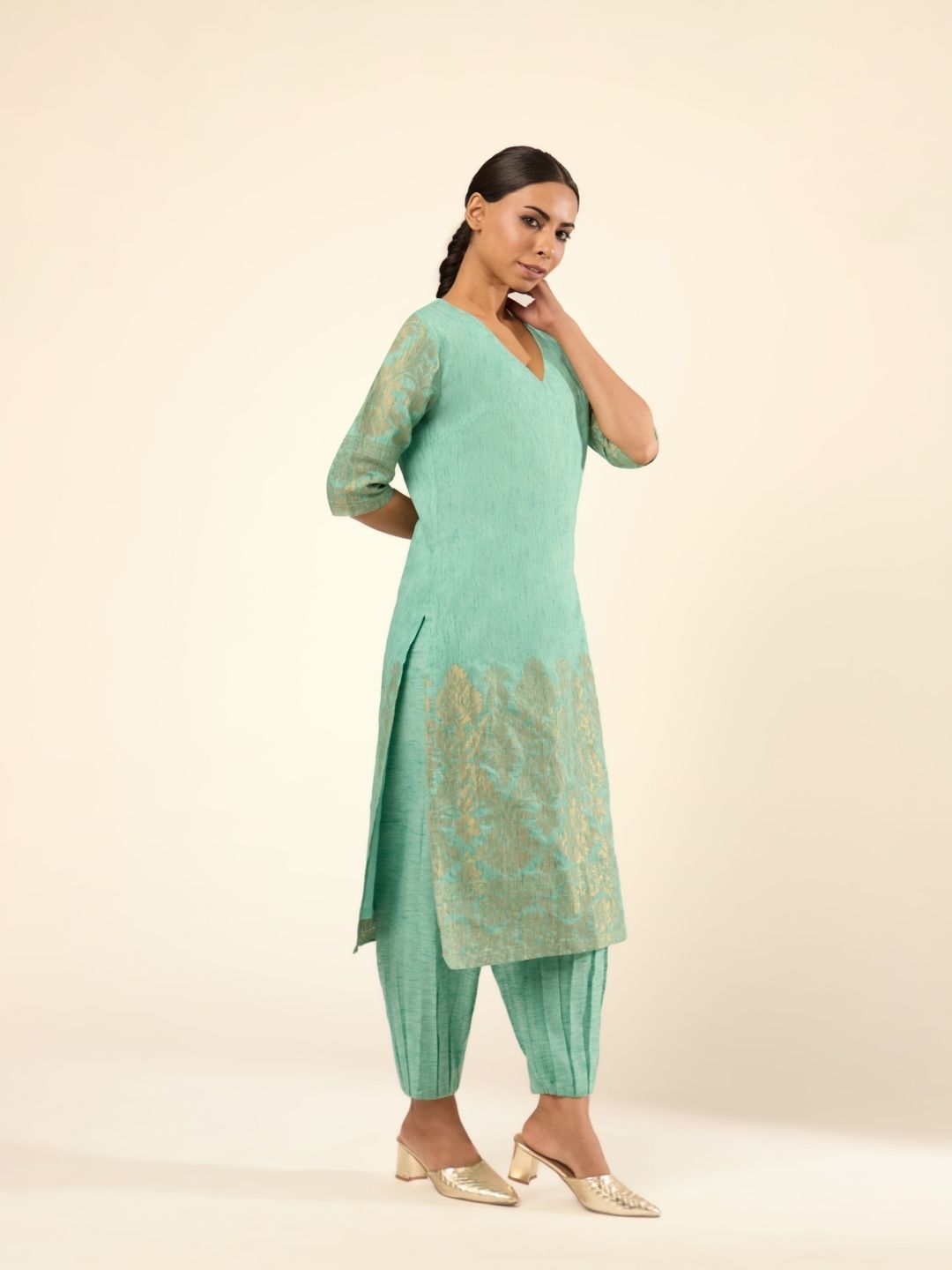 Zari Banswara Border Kurta Set- Mint Green