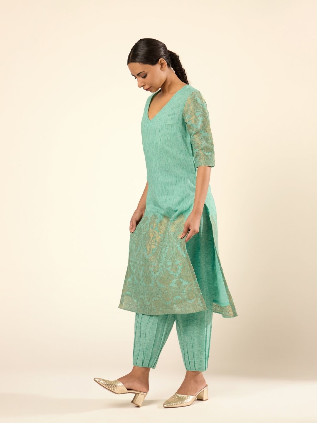 Zari Banswara Border Kurta Set- Mint Green