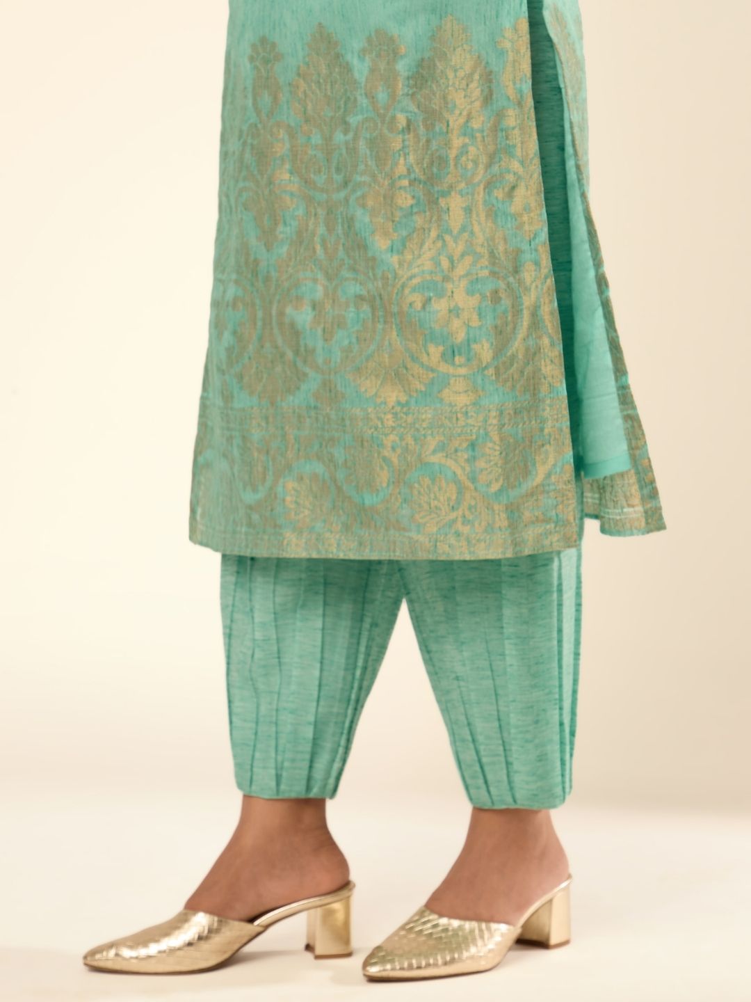 Zari Banswara Border Kurta Set- Mint Green