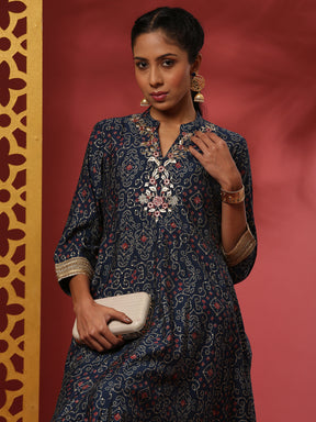 Flared bandhni printed kurta set with neck embroidery-navy