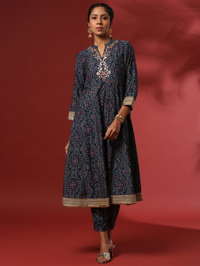 Flared bandhni printed kurta set with neck embroidery-navy