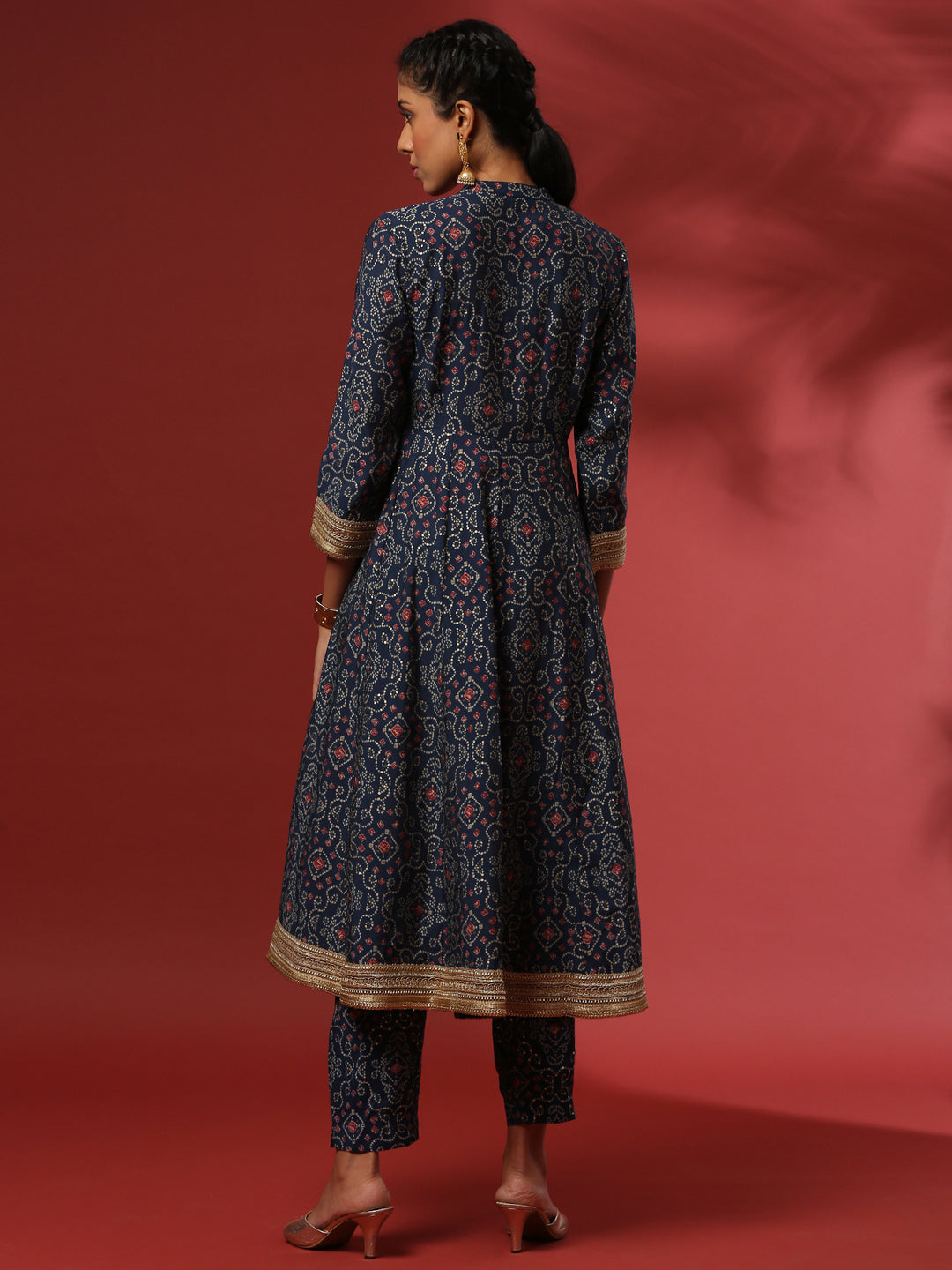 Flared bandhni printed kurta set with neck embroidery-navy