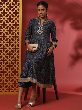 Flared bandhni printed kurta set with neck embroidery-navy