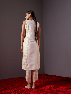 Banarasi zari paneled kurta with front pockets-Pearl white | Relove