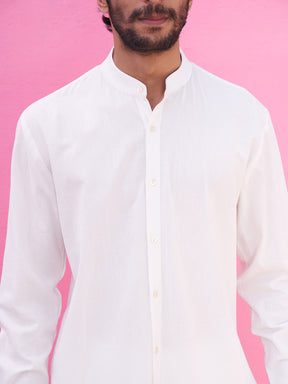 White mandarin collar kurta with Striped Piping