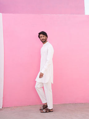 White mandarin collar kurta with Striped Piping