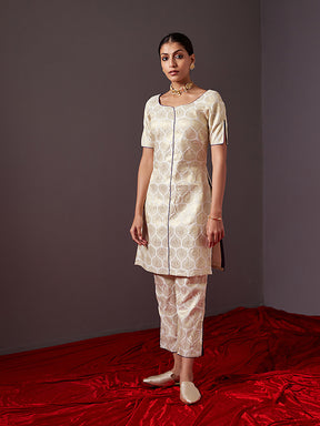 Banarasi zari kurta with contrasting piping-Pearl white