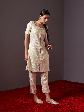 Banarasi zari kurta with contrasting piping-Pearl white