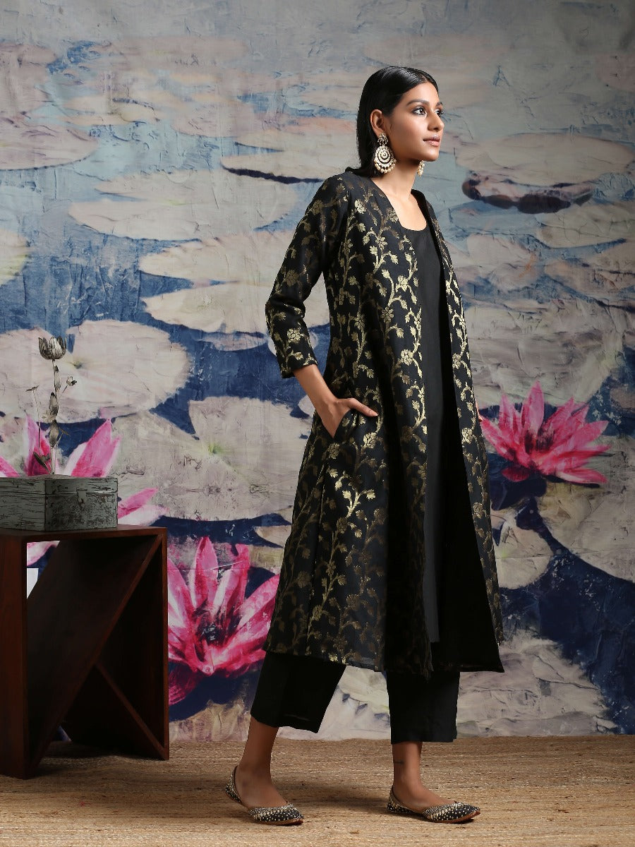 Buy Black Cotton Print Lily Fleur V Neck Qia Quilted Jacket Kurta Set For  Women by Gulabo Jaipur Online at Aza Fashions.